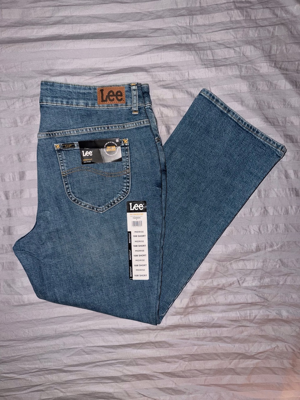 Lee Plus Size 16W Short Mid Rise Bootcut Jeans Medium Wash Blue Stretch NWT